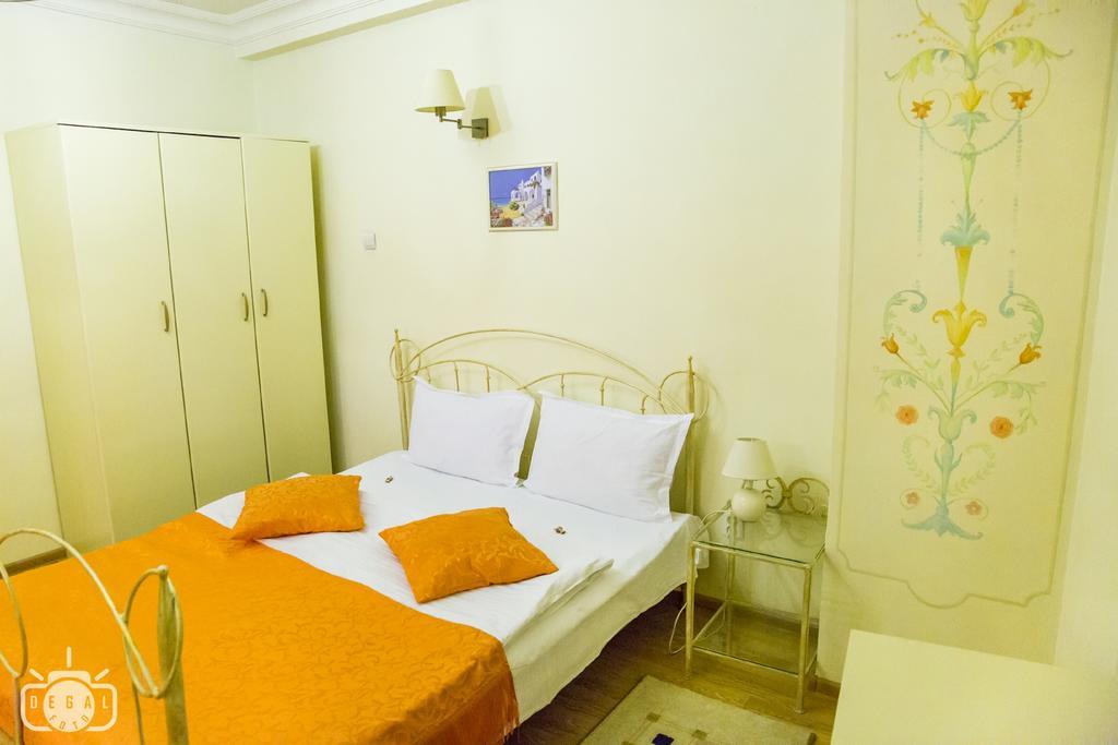 Villa Tamara Boekarest Kamer foto
