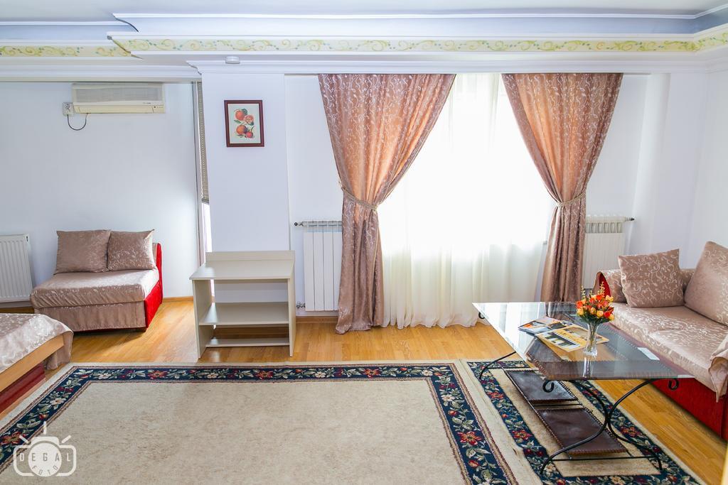 Villa Tamara Boekarest Buitenkant foto